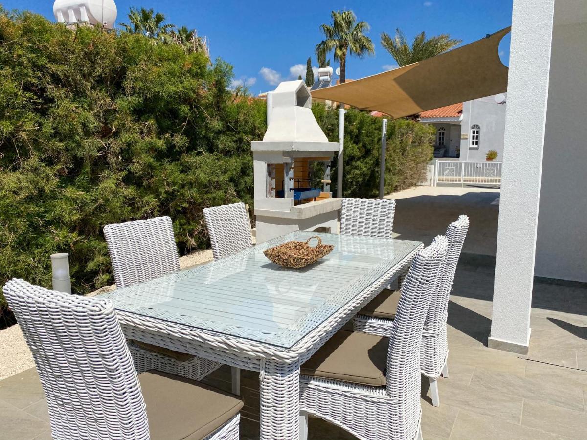 Luxury Villa Roma Near The Beach Coral Bay Exterior foto