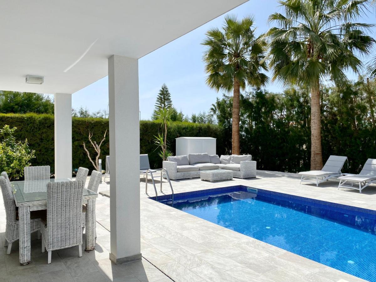 Luxury Villa Roma Near The Beach Coral Bay Exterior foto
